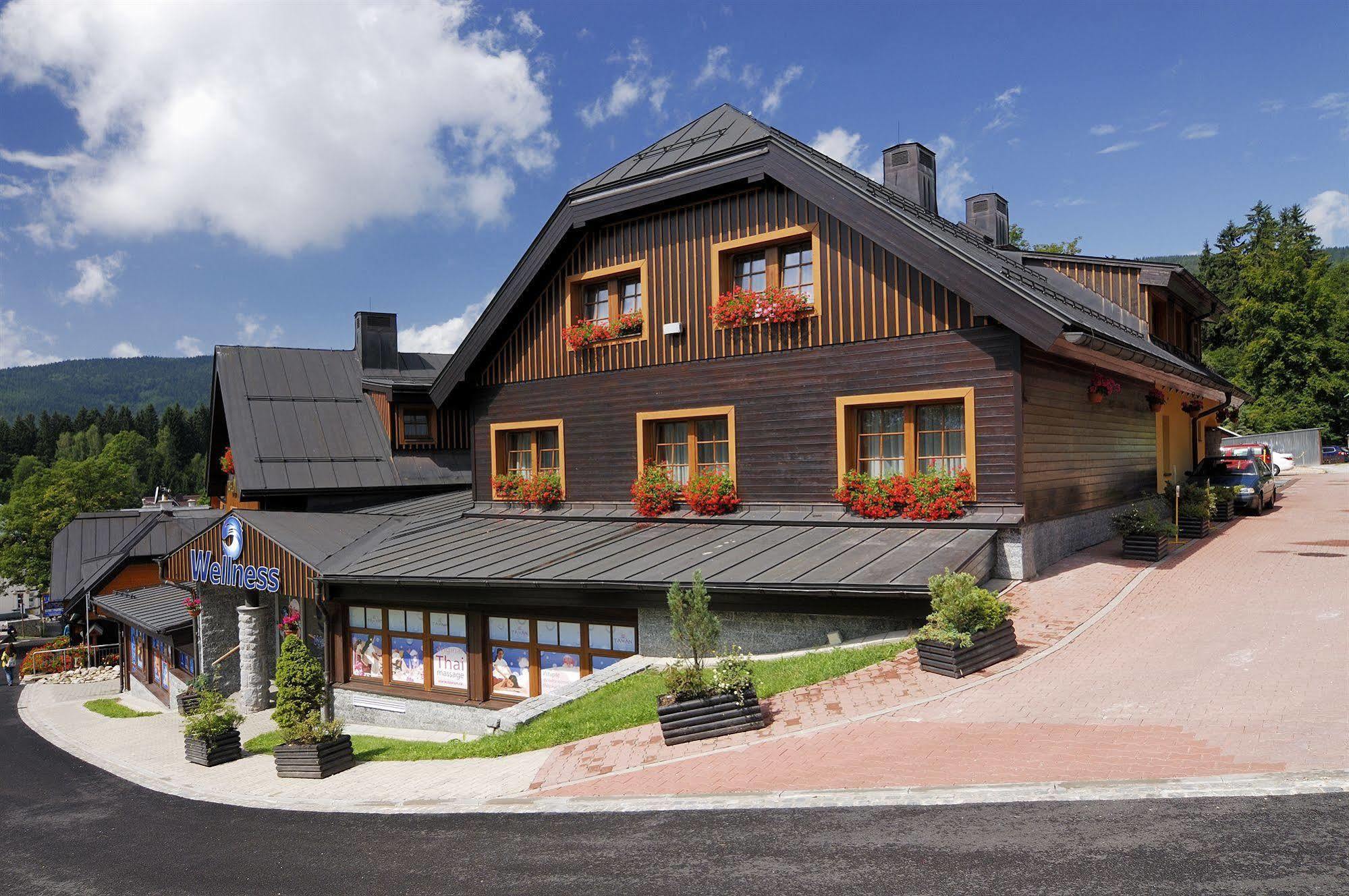 Wellness Hotel Windsor Špindlerŭv Mlýn Kültér fotó